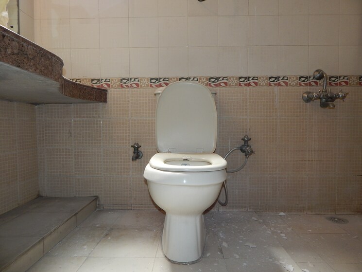 Bathroom, malviya nagar 2 Bedroom 900 Sq.Ft. Builder Floor In Malviya Nagar Delhi 9383294