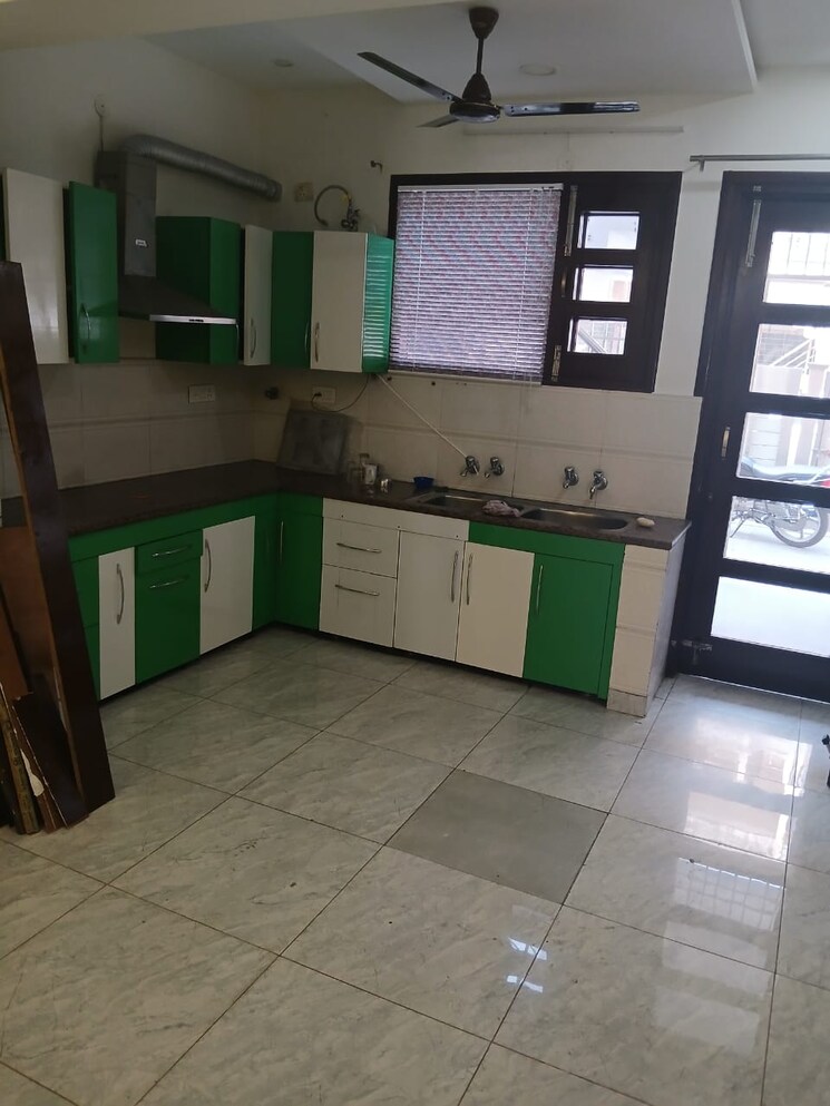 Kitchen, sector 19 3 Bedroom 3500 Sq.Ft. Builder Floor In Sector 19 Chandigarh 9383315