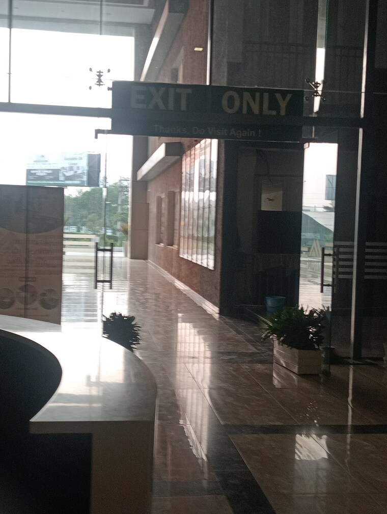 Exterior View, motia-citi-royal-business-park Commercial Showroom 680 Sq.Ft. In Ambala Highway Zirakpur 9383371