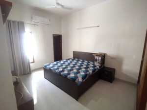 Bedroom in 4 BHK Builder Floor at Sector 21 – for Rent