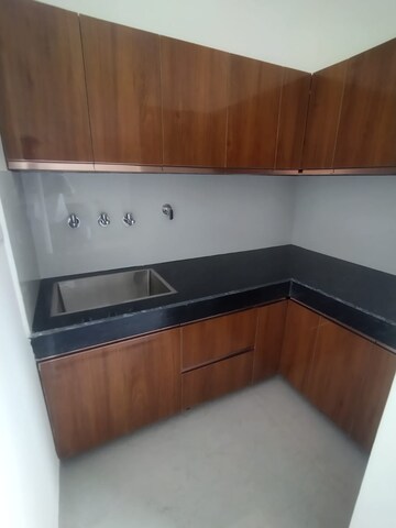 Furnished Amenities in 4 BHK Builder Floor at Sector 21 – for Rent