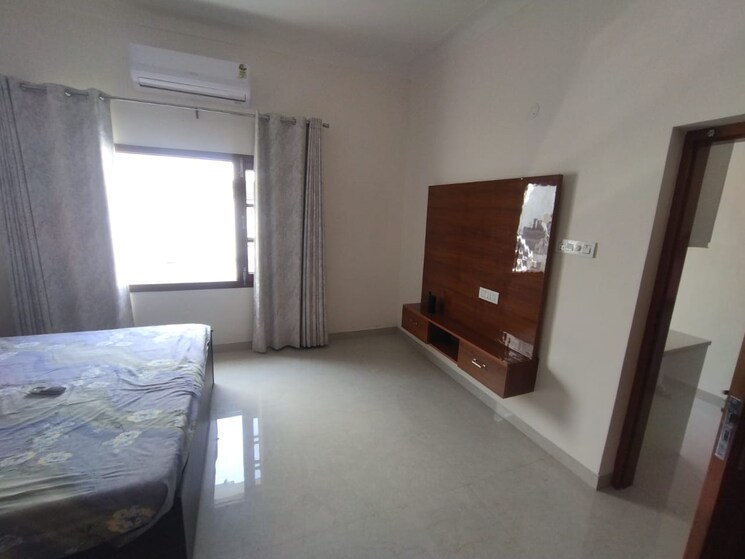 Room, sector 21 4 Bedroom 4000 Sq.Ft. Builder Floor In Sector 21 Chandigarh 9383336
