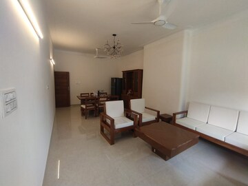 Living Room in 4 BHK Builder Floor at Sector 21 – for Rent