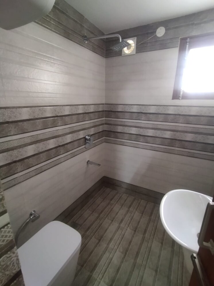 Bathroom, sector 21 4 Bedroom 4000 Sq.Ft. Builder Floor In Sector 21 Chandigarh 9383336