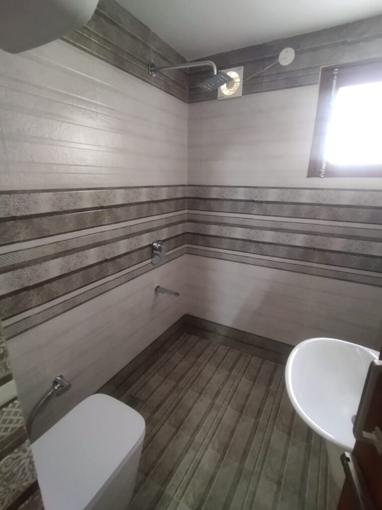 Bathroom, sector 21 4 Bedroom 4000 Sq.Ft. Builder Floor In Sector 21 Chandigarh 9383336
