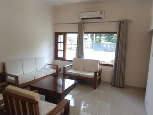 Living Room in 4 BHK Builder Floor at Sector 21 – for Rent