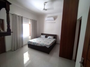 Bedroom in 4 BHK Builder Floor at Sector 21 – for Rent