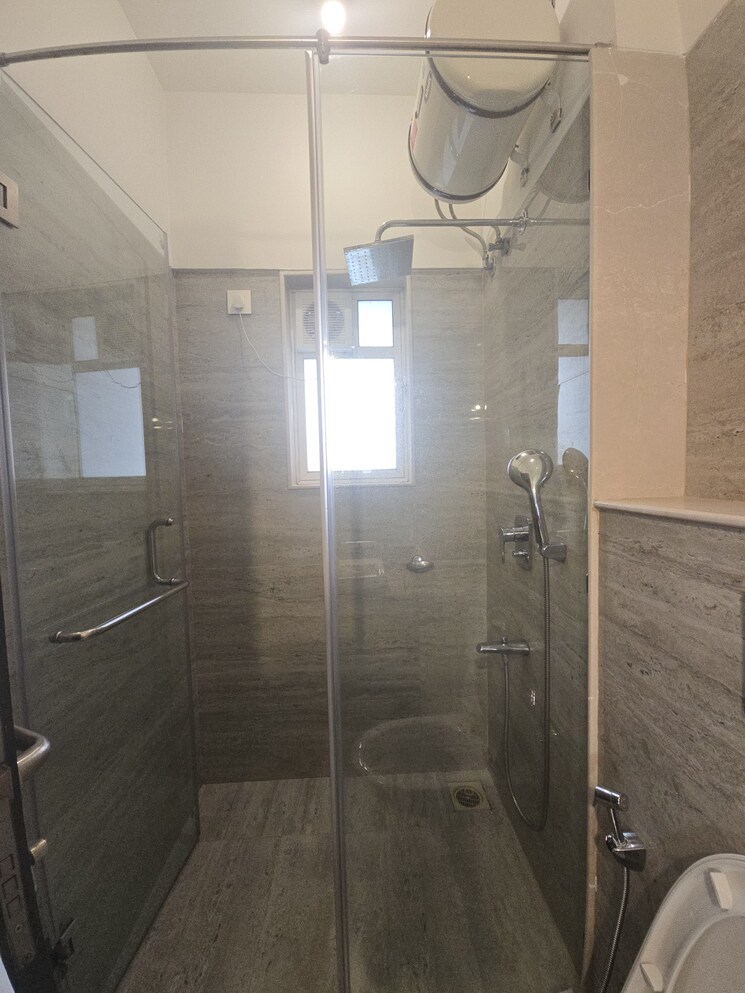 Bathroom, raheja-ridgewood 2 Bedroom 856 Sq.Ft. Apartment In Goregaon East Mumbai 9383334