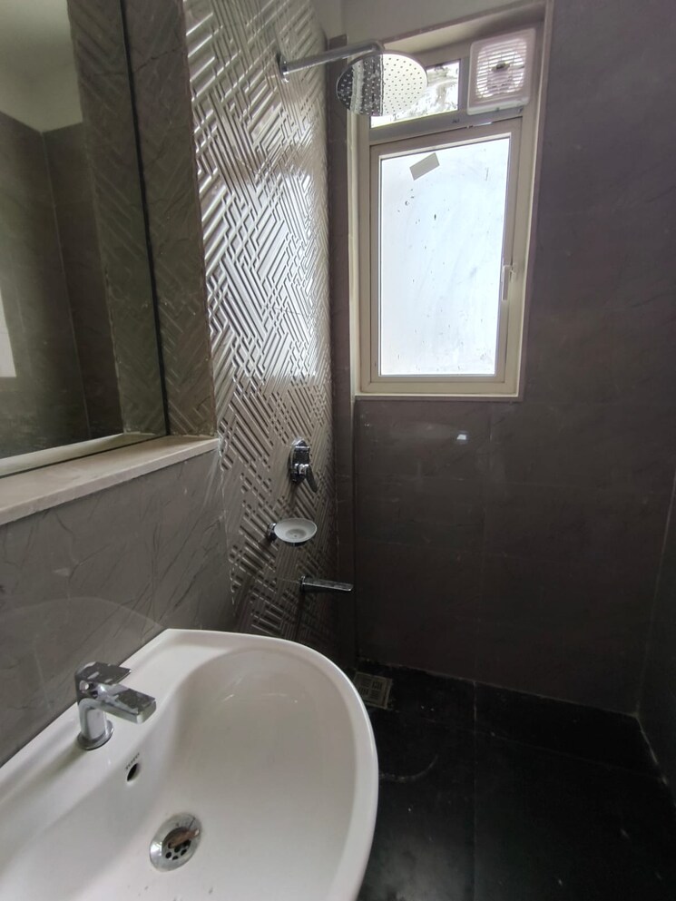 Bathroom, omkar-alta-monte 4 Bedroom 4620 Sq.Ft. Apartment In Malad East Mumbai 9383347