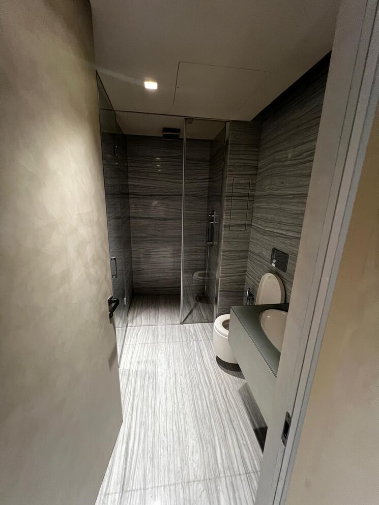 Bathroom, lodha-world-view 4 Bedroom 1821 Sq.Ft. Apartment In Worli Mumbai 9383355