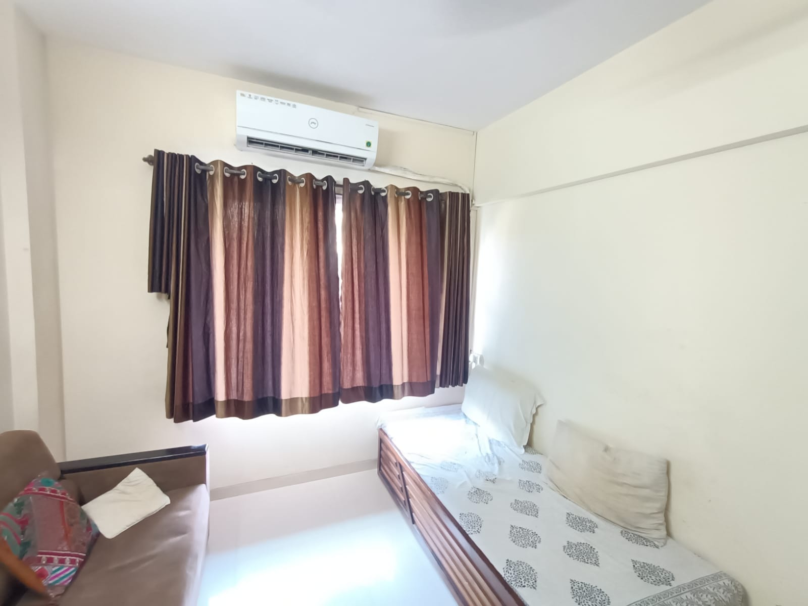 1 BHK + Pooja Room Apartment For Sale in Siddharth Nagar CHS Goregaon