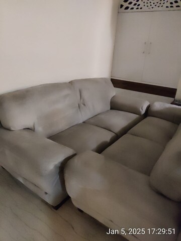 Bedroom in 3 BHK Builder Floor at Krishna Palace Faridabad, Sector 15a – for Rent