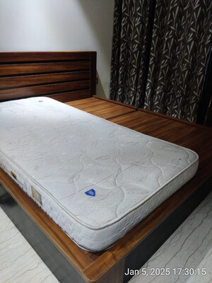 Bedroom in 3 BHK Builder Floor at Krishna Palace Faridabad, Sector 15a – for Rent