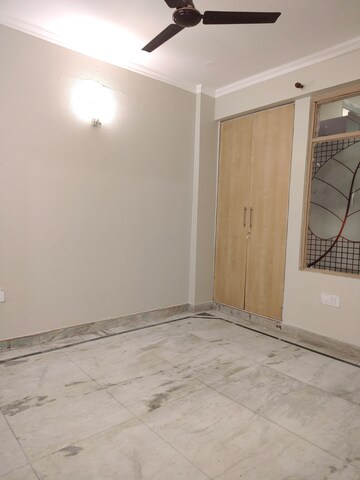 Balcony in 2 BHK Apartment at Mahagun Villa, Vaishali Sector 4 – for Rent