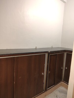 Furnished Amenities in 2 BHK Apartment at Mahagun Villa, Vaishali Sector 4 – for Rent