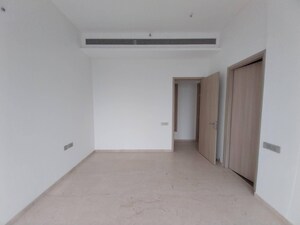 Room in 4 BHK Apartment at Rustomjee Crown, Prabhadevi – for Sale