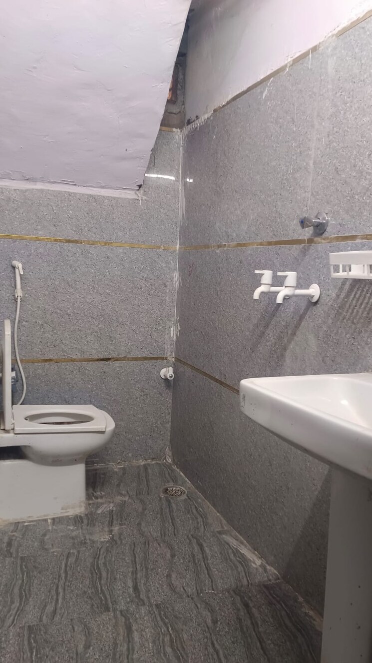 Bathroom, ompee-homes 2 Bedroom 450 Sq.Ft. Independent House In Sector 23 Faridabad 9383437