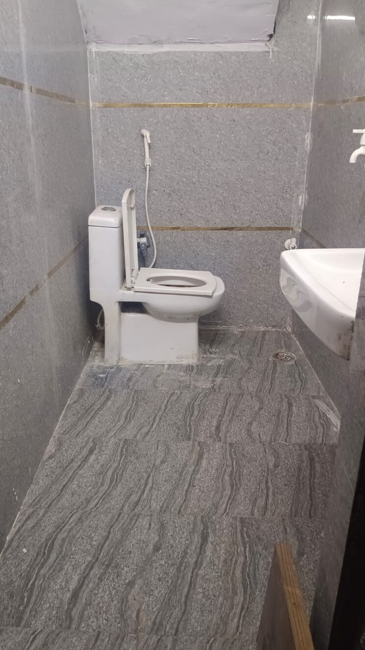 Bathroom, ompee-homes 2 Bedroom 450 Sq.Ft. Independent House In Sector 23 Faridabad 9383437