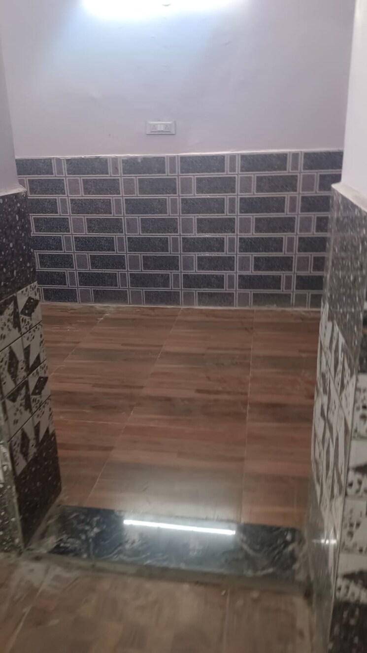  Parking, ompee-homes 2 Bedroom 450 Sq.Ft. Independent House In Sector 23 Faridabad 9383437