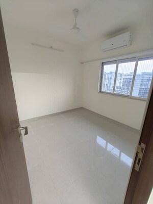 Room in 1 BHK Apartment at Omkar Signet, Malad East – for Rent