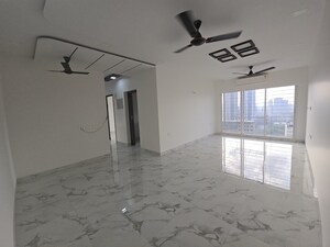 Room in 2 BHK Apartment at Raheja Ridgewood, Goregaon East – for Rent
