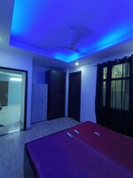 1.5 BHK + Study Room 450 Sq.Ft. Builder Floor in Paryavaran Complex 