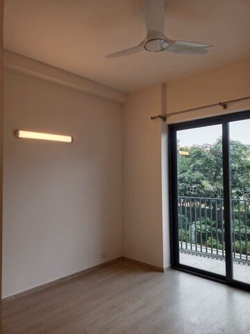 Room in 3 BHK Apartment at Ireo Skyon, Sector 60 – for Rent