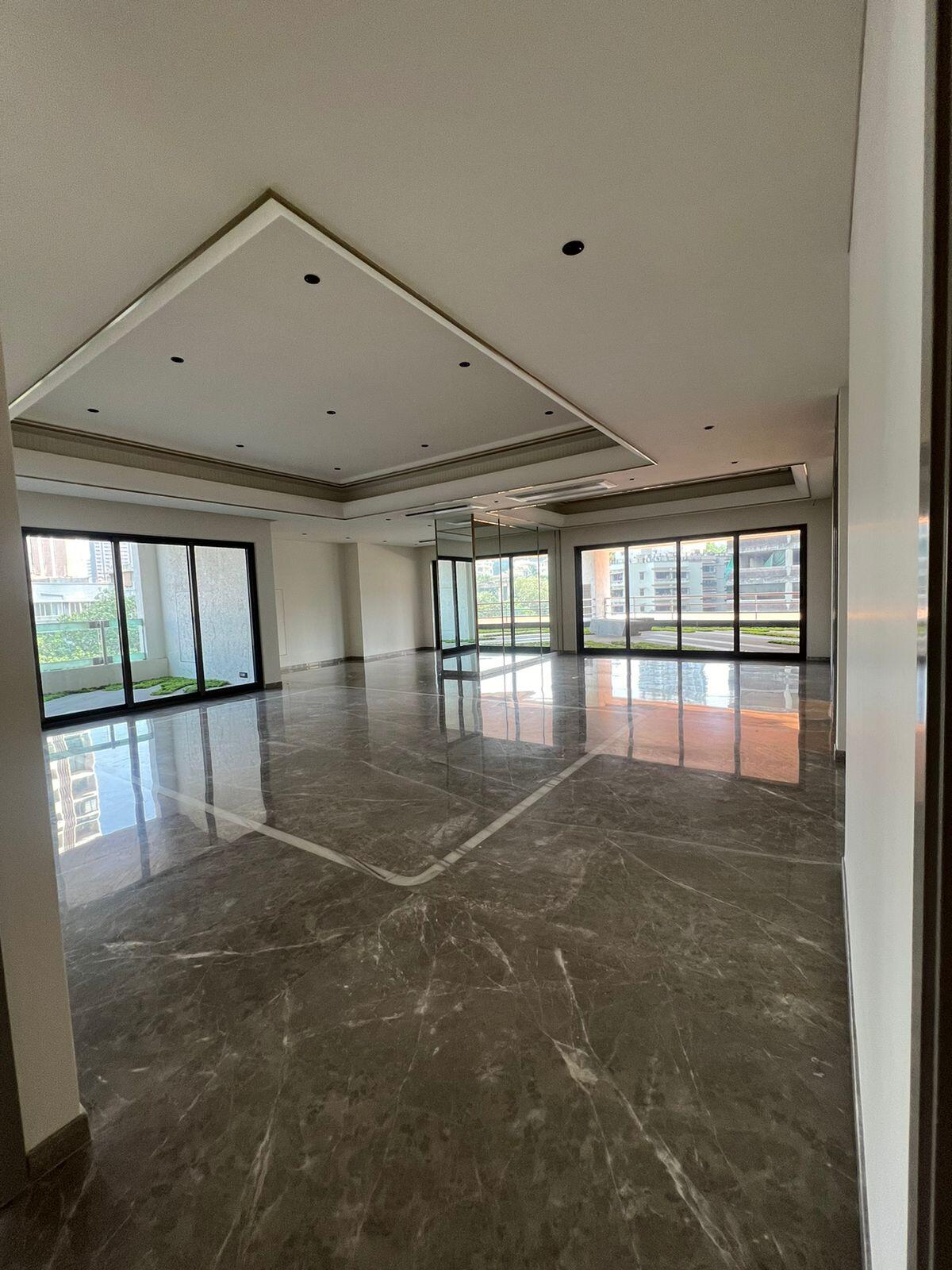 4 BHK + Servant Room Apartment For Sale in Lodha Costiera