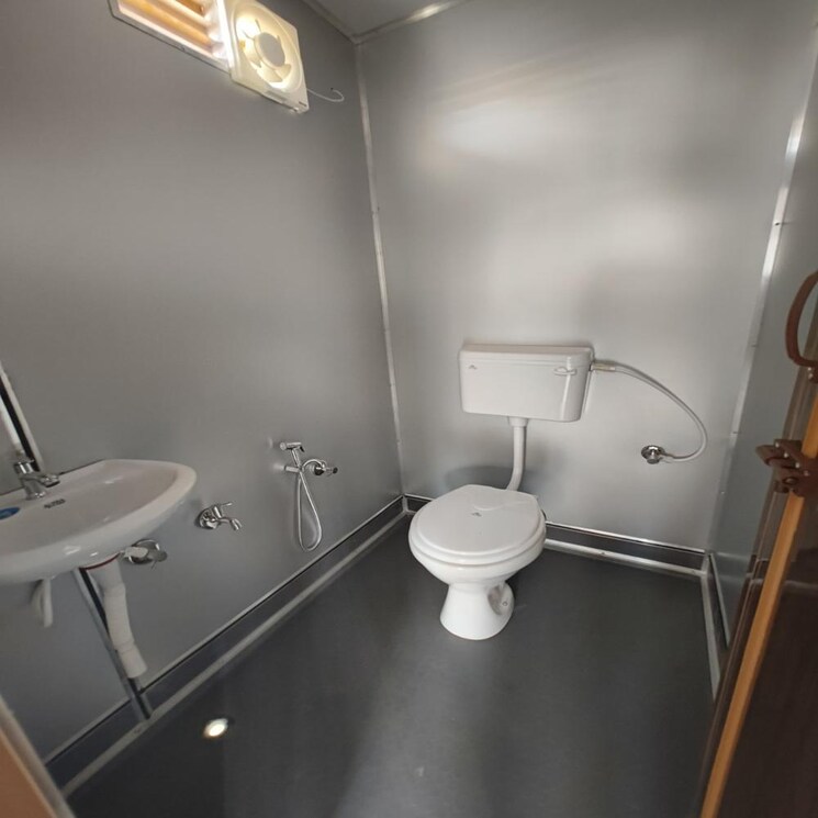 Bathroom, chattarpur 3 Bedroom 135 Sq.Yd. Builder Floor In Chattarpur Delhi 9383564