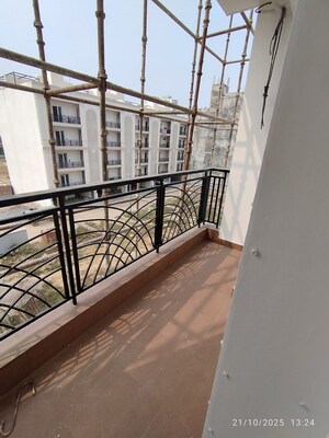 Balcony in 3 BHK Builder Floor at Raj One Good Earth, Sector 71 – for Rent