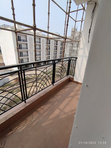 Balcony in 3 BHK Builder Floor at Raj One Good Earth, Sector 71 – for Rent