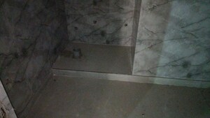 Bathroom in 1 BHK Builder Floor at Vaishali Sector 6 – for Sale
