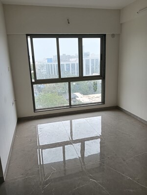 Room in 2 BHK Apartment at Veena Smart Homes, Kandivali West – for Sale