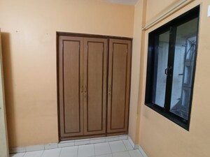 Room in 1 BHK Apartment at Vijay Park, Kasarvadavali – for Rent