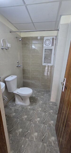 Bathroom in 3.5 BHK Apartment at Amrapali Terrace Homes, Tech Zone 4 Greater Noida – for Rent