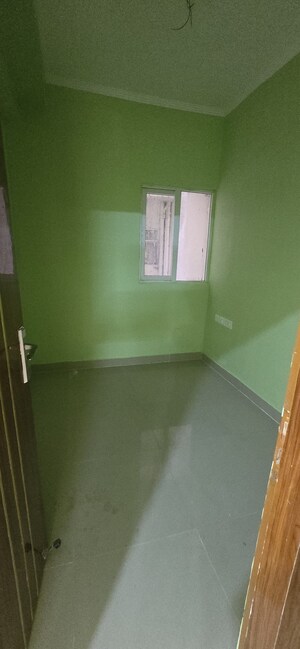 Room in 3.5 BHK Apartment at Amrapali Terrace Homes, Tech Zone 4 Greater Noida – for Rent