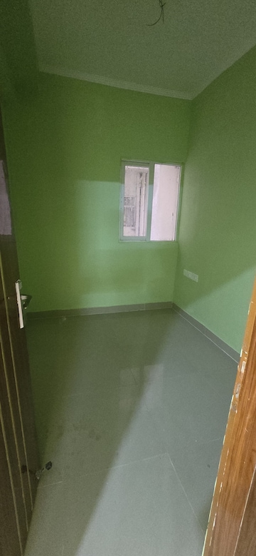 Room in 3.5 BHK Apartment at Amrapali Terrace Homes, Tech Zone 4 Greater Noida – for Rent