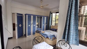 Bedroom in 1.5 BHK Apartment at Andheri West – for Rent