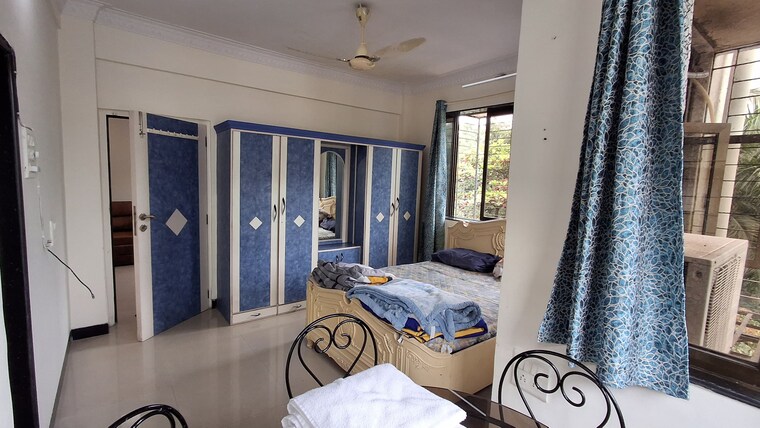 Bedroom, andheri west 1.5 Bedroom 600 Sq.Ft. Apartment In Andheri West Mumbai 9383631
