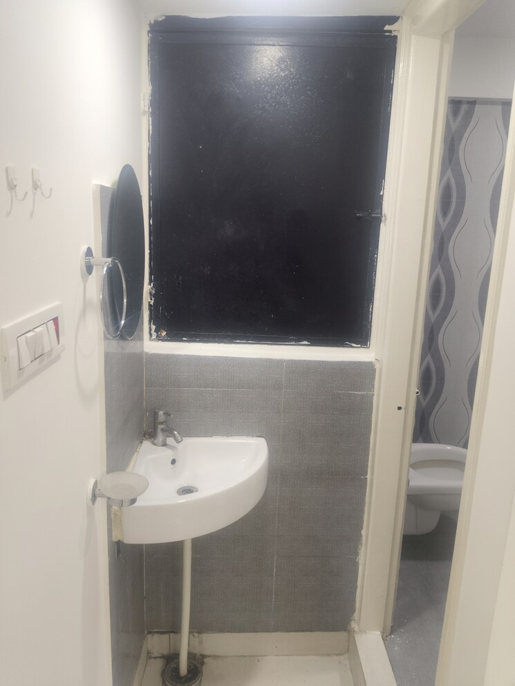 Bathroom, sri-sai-residency-kadubeesanahalli 1 Bedroom 600 Sq.Ft. Apartment In Kadubeesanahalli Bangalore 9383636