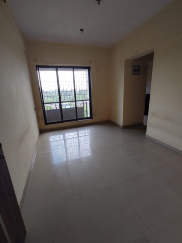 Room in 1 BHK Apartment at Squarefeet Imperial Square, Ghodbunder Road – for Rent