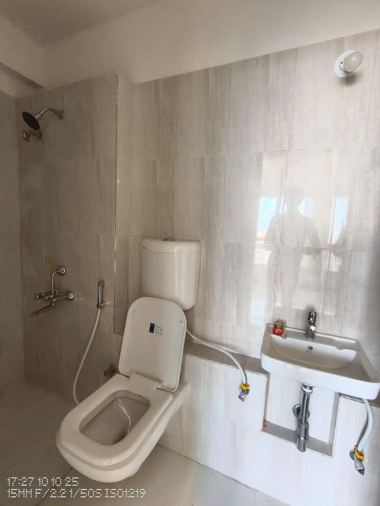 Bathroom, puranik-tokyo-bay-phase-2a 1 Bedroom 385 Sq.Ft. Apartment In Kasarvadavali Thane 9383663
