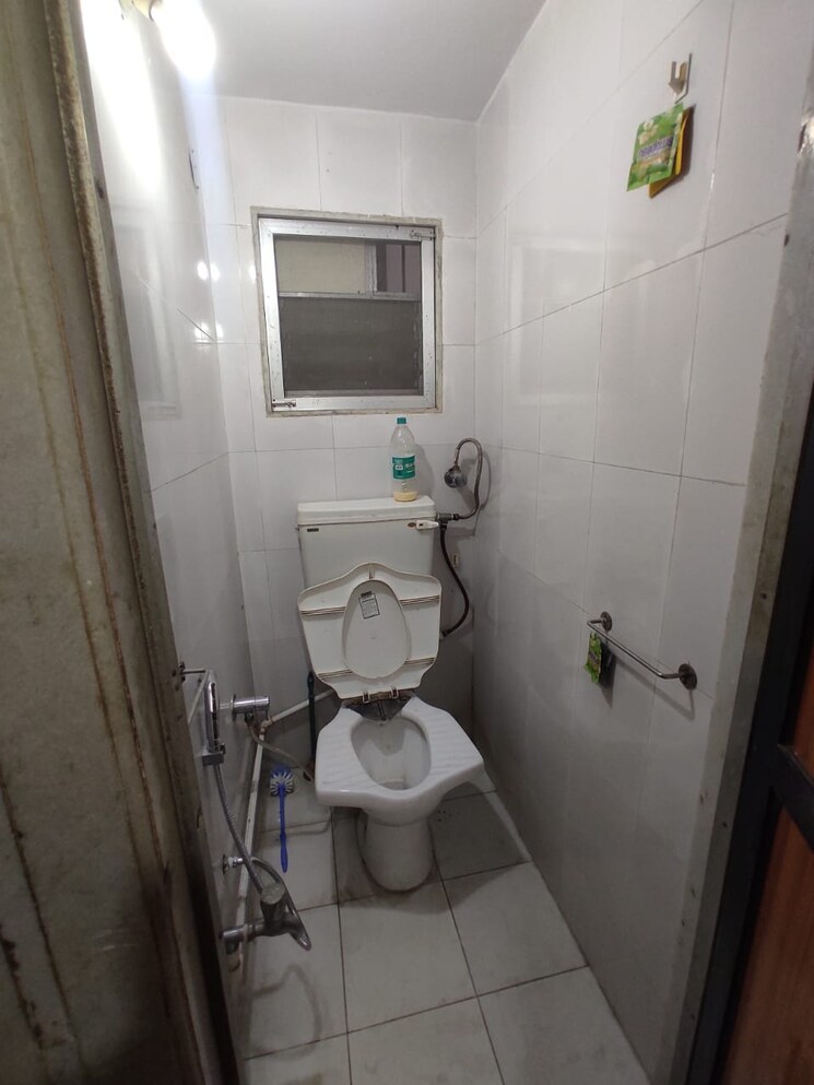 Bathroom, parijat-gardens-marigold-chs 1 Bedroom 420 Sq.Ft. Apartment In Kasarvadavali Thane 9383668