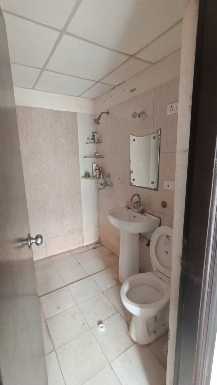 Bathroom, antriksh-golf-view 2 Bedroom 1140 Sq.Ft. Apartment In Sector 78 Noida 9383691