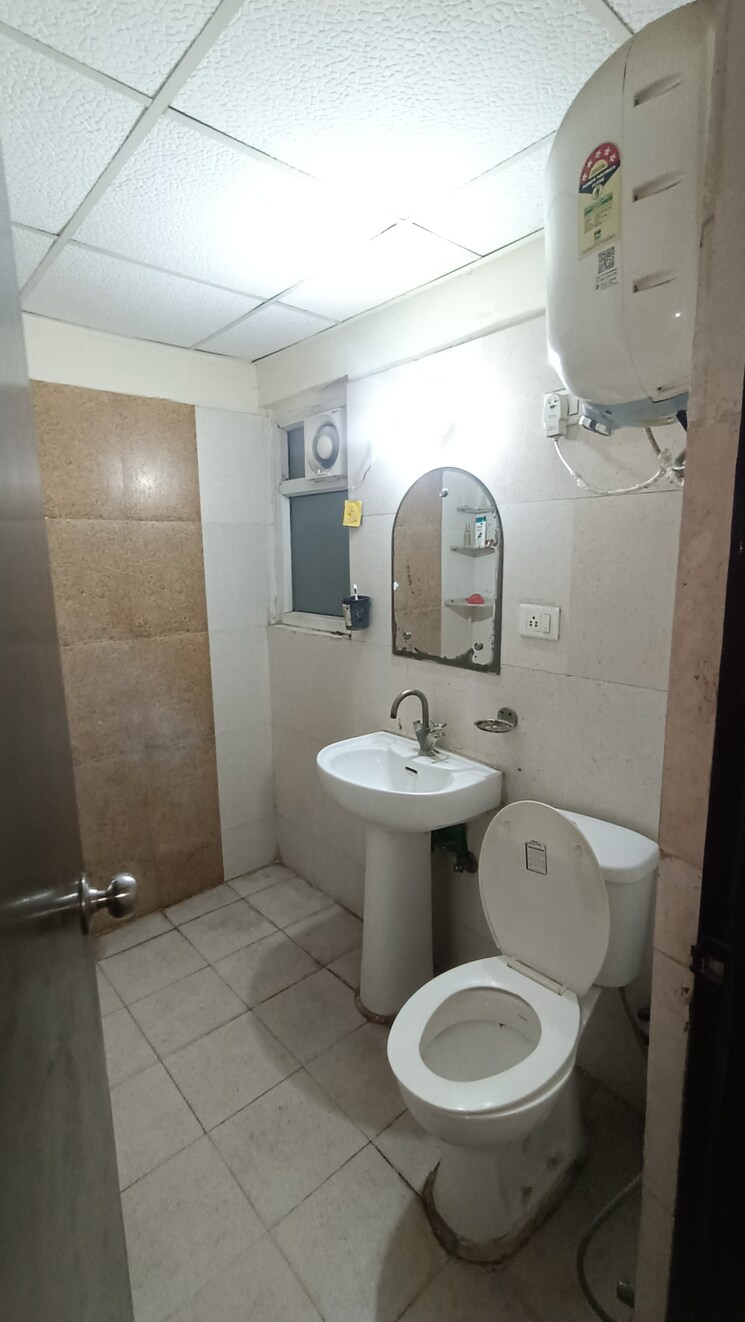 Bathroom, antriksh-golf-view 2 Bedroom 1140 Sq.Ft. Apartment In Sector 78 Noida 9383691
