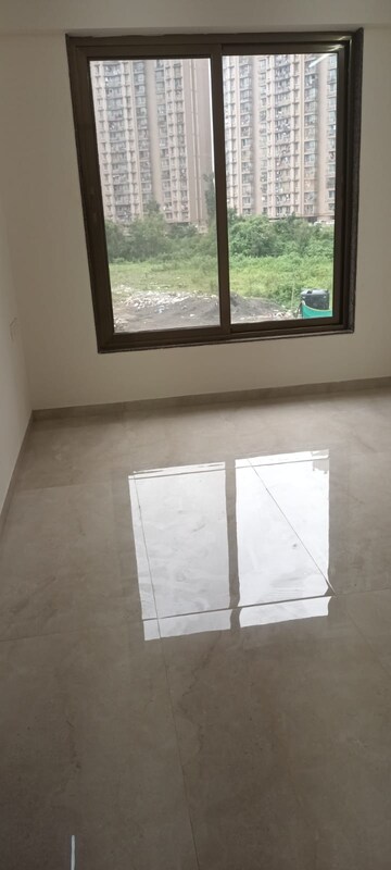 Room in 2 BHK Apartment at Abrol Signature, Malad West – for Sale