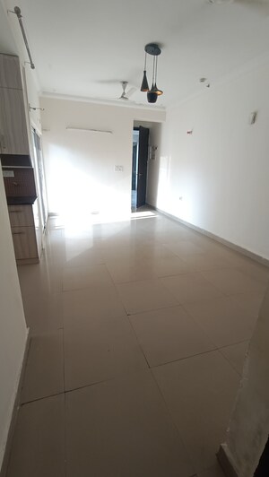 Room in 2 BHK Apartment at Antriksh Golf View, Sector 78 – for Rent