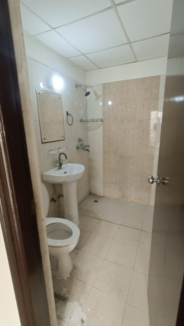 Bathroom, antriksh-golf-view 2 Bedroom 1140 Sq.Ft. Apartment In Sector 78 Noida 9383725