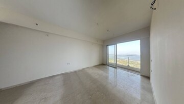 Room in 2 BHK Apartment at L&T Crescent Bay T2, Parel – for Rent