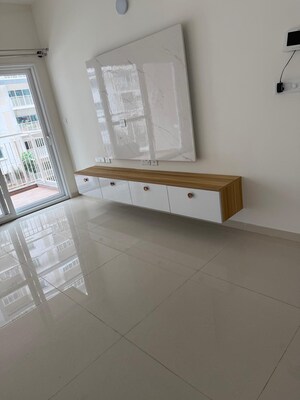 Room in 2.5 BHK Apartment at L&T Raintree Boulevard, Hebbal – for Rent